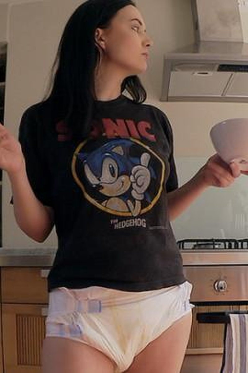 Snacking - Screenshot 1 of 4 - Diaper