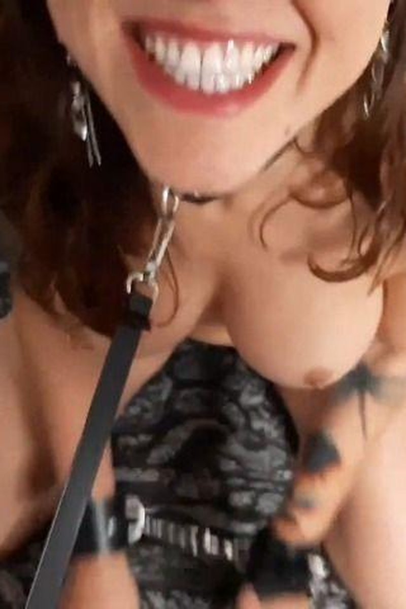 Fuck Face - Screenshot 1 of 4 - Blowjob