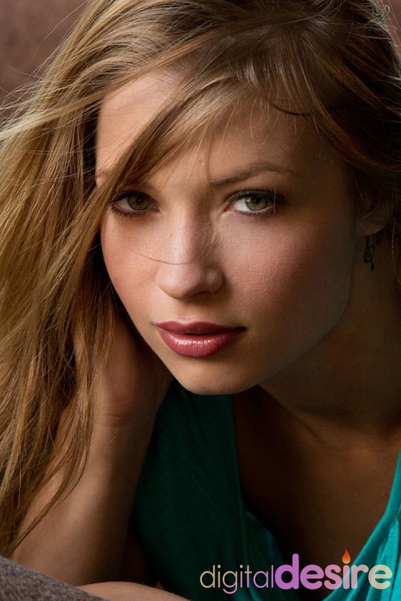 Alyssa Branch - Screenshot 1 of 4 - Blond Hair