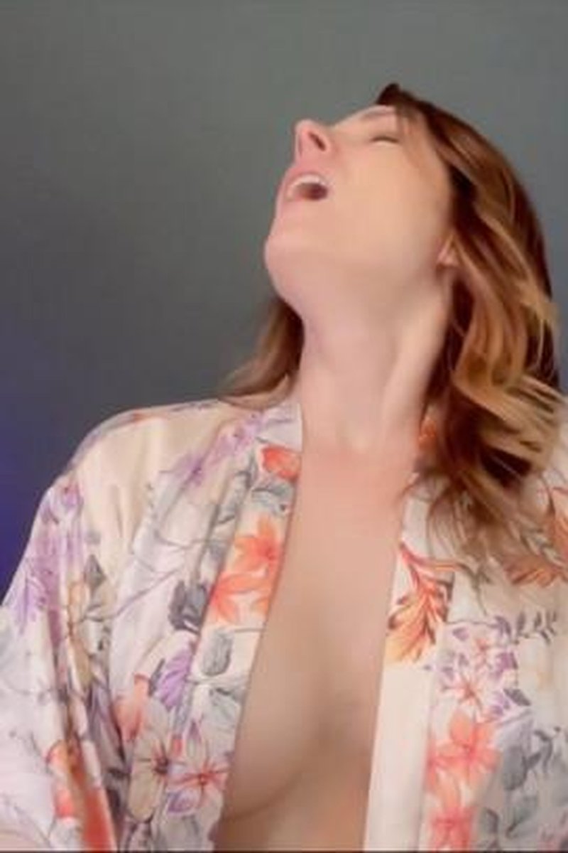 MAY2024 Sneeze Compilation - Screenshot 1 of 4 - Live Show