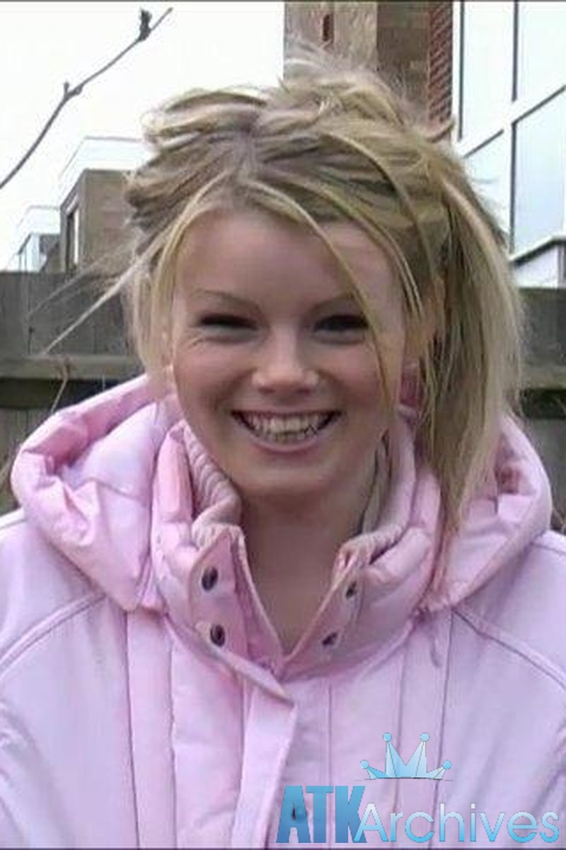 Claire - Interview - Screenshot 1 of 4 - Claire Cla017